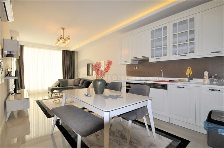 مجمع على البحر مباشرة في كاستل - شقة غرفة وصالة مفروشة بأناقة -في كاستل / الانيا 