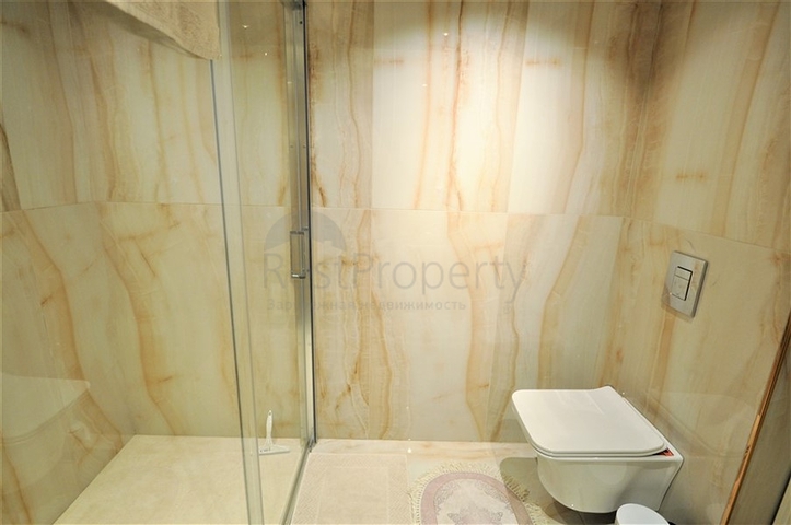 مجمع على البحر مباشرة في كاستل - شقة غرفة وصالة مفروشة بأناقة -في كاستل / الانيا 