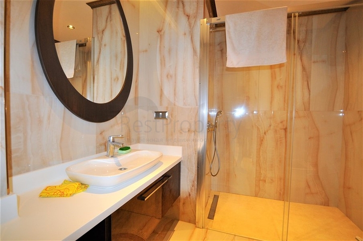 مجمع على البحر مباشرة في كاستل - شقة غرفة وصالة مفروشة بأناقة -في كاستل / الانيا 