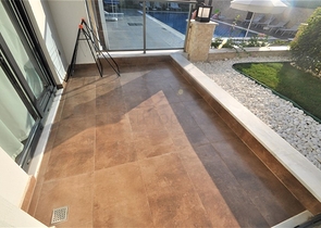 مجمع على البحر مباشرة في كاستل - شقة غرفة وصالة مفروشة بأناقة -في كاستل / الانيا 