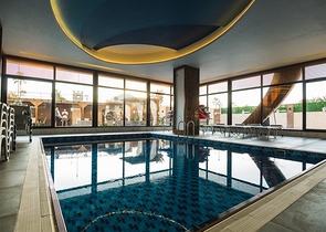 مجمع على البحر مباشرة في كاستل - شقة غرفة وصالة مفروشة بأناقة -في كاستل / الانيا 