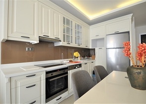 مجمع على البحر مباشرة في كاستل - شقة غرفة وصالة مفروشة بأناقة -في كاستل / الانيا 