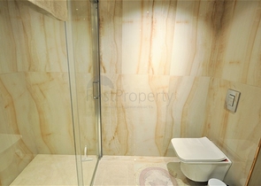 مجمع على البحر مباشرة في كاستل - شقة غرفة وصالة مفروشة بأناقة -في كاستل / الانيا 