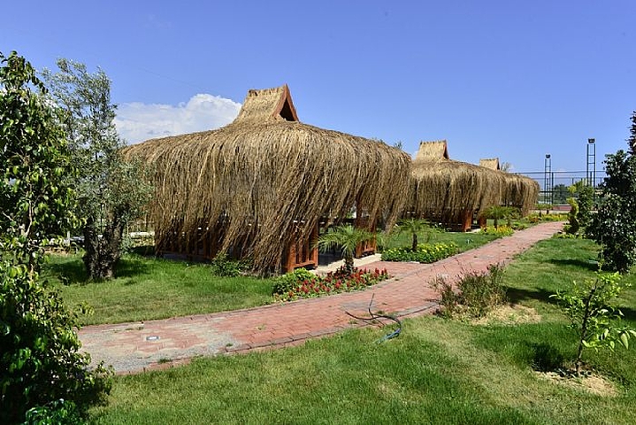 شقة اطلالة بحر - غرفة وصالة -ضمن مجمع بخدمات 5 نجوم -في افسلار / الانيا 