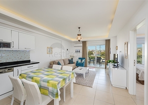 شقة اطلالة بحر - غرفة وصالة -ضمن مجمع بخدمات 5 نجوم -في افسلار / الانيا 