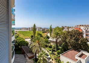 شقة اطلالة بحر - غرفة وصالة -ضمن مجمع بخدمات 5 نجوم -في افسلار / الانيا 