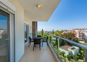 شقة اطلالة بحر - غرفة وصالة -ضمن مجمع بخدمات 5 نجوم -في افسلار / الانيا 