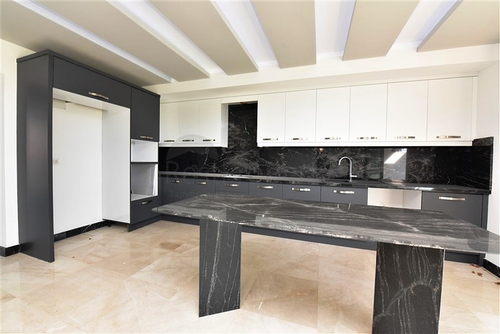 شقق فاخرة في الانيا - دوبلكس واسعة - ضمن مجمع حديث -في كارجيجاك / الانيا 