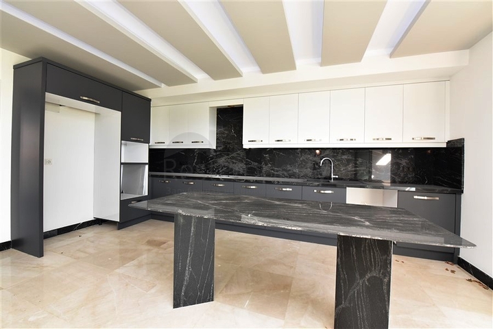 شقق فاخرة في الانيا - دوبلكس واسعة - ضمن مجمع حديث -في كارجيجاك / الانيا 