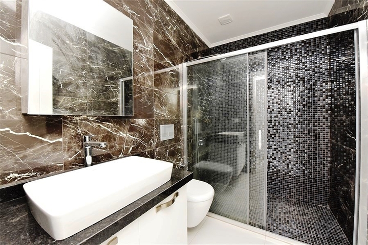 شقة اطلالة بحر - ضمن مجمع 5 نجوم - تصميم 1+2 - في كارجيجاك / الانيا 