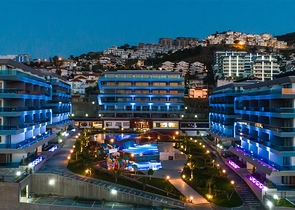 شقة اطلالة بحر - ضمن مجمع 5 نجوم - تصميم 1+2 - في كارجيجاك / الانيا 