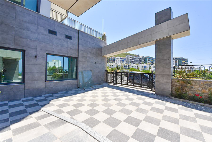 فيلا على البحر مباشرة -5 غرف وصالة -مسبح خاص -في كارجيجاك / الانيا 