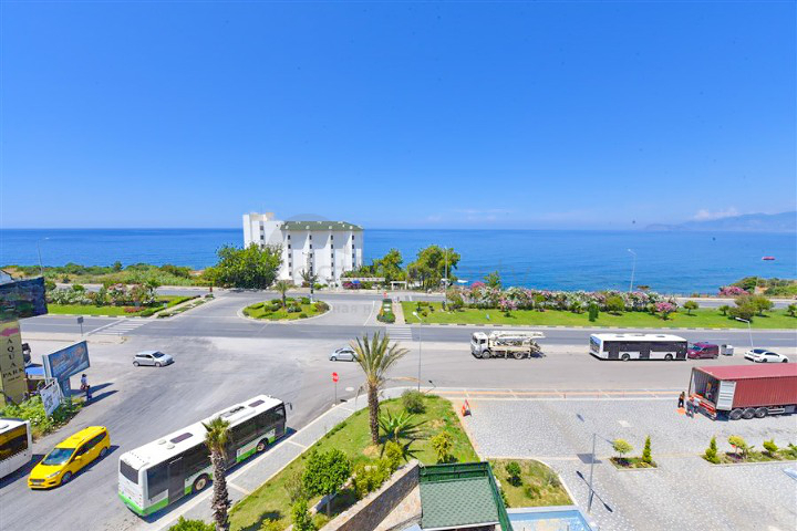 فيلا على البحر مباشرة -5 غرف وصالة -مسبح خاص -في كارجيجاك / الانيا 