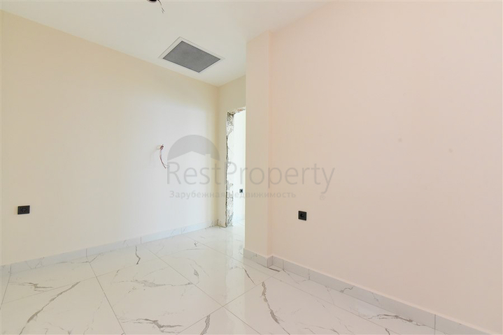 فيلا على البحر مباشرة -5 غرف وصالة -مسبح خاص -في كارجيجاك / الانيا 