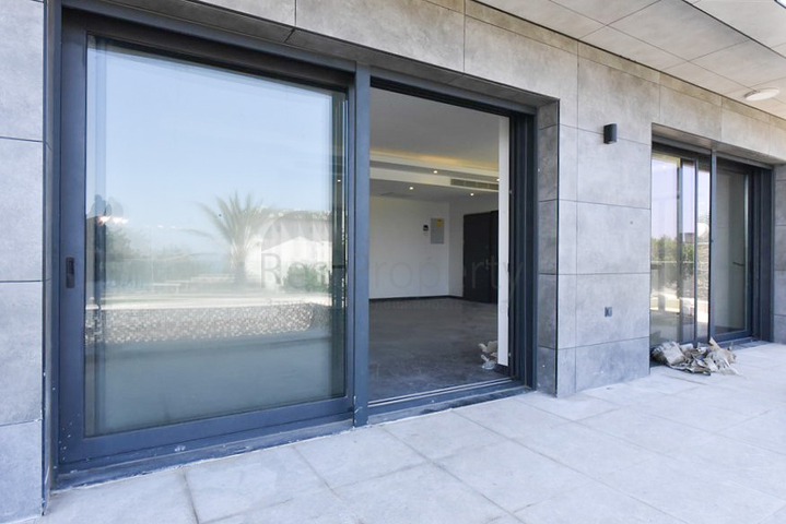 فيلا على البحر مباشرة -5 غرف وصالة -مسبح خاص -في كارجيجاك / الانيا 