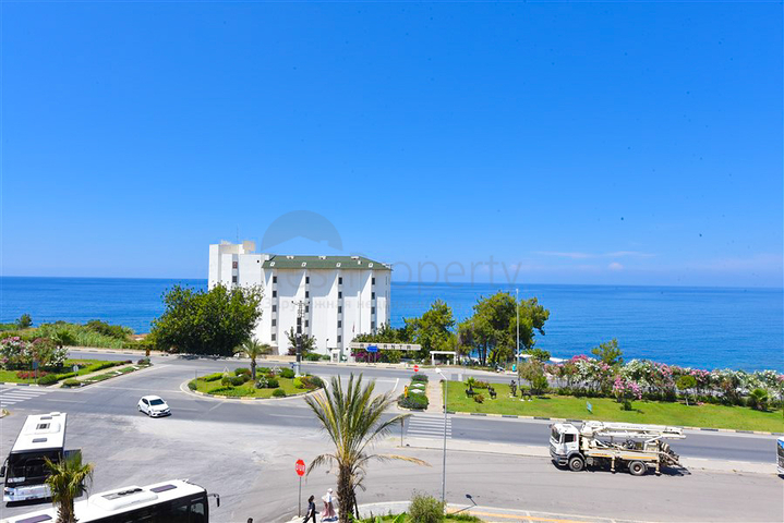 فيلا على البحر مباشرة -5 غرف وصالة -مسبح خاص -في كارجيجاك / الانيا 