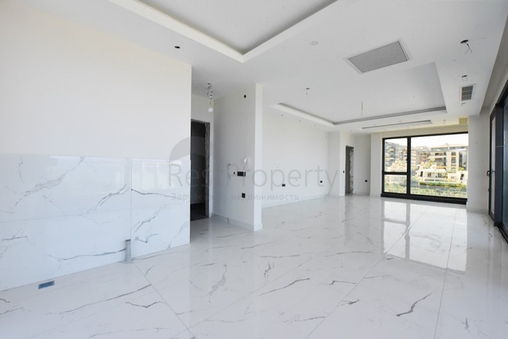 فيلا على البحر مباشرة -5 غرف وصالة -مسبح خاص -في كارجيجاك / الانيا 