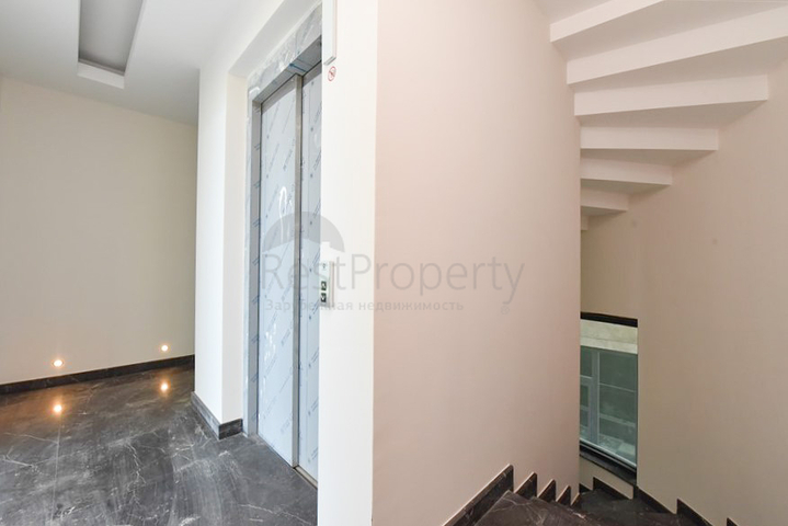 فيلا على البحر مباشرة -5 غرف وصالة -مسبح خاص -في كارجيجاك / الانيا 