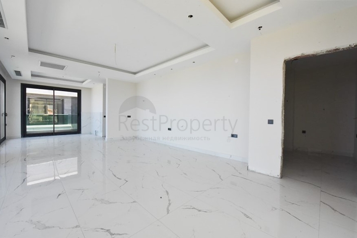 فيلا على البحر مباشرة -5 غرف وصالة -مسبح خاص -في كارجيجاك / الانيا 