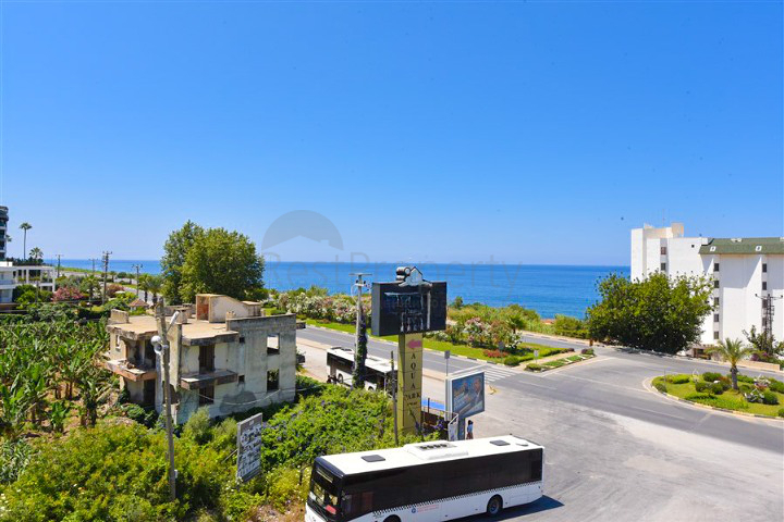 فيلا على البحر مباشرة -5 غرف وصالة -مسبح خاص -في كارجيجاك / الانيا 