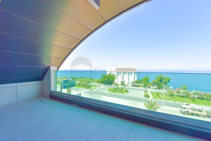 فيلا على البحر مباشرة -5 غرف وصالة -مسبح خاص -في كارجيجاك / الانيا 