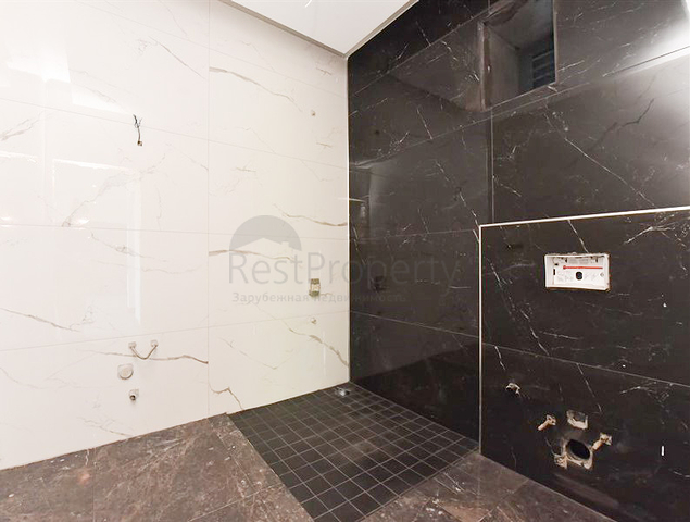 فيلا على البحر مباشرة -5 غرف وصالة -مسبح خاص -في كارجيجاك / الانيا 