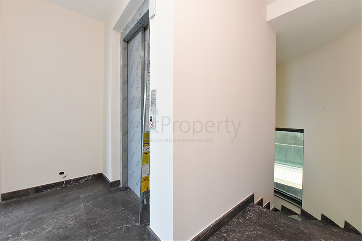 فيلا على البحر مباشرة -5 غرف وصالة -مسبح خاص -في كارجيجاك / الانيا 