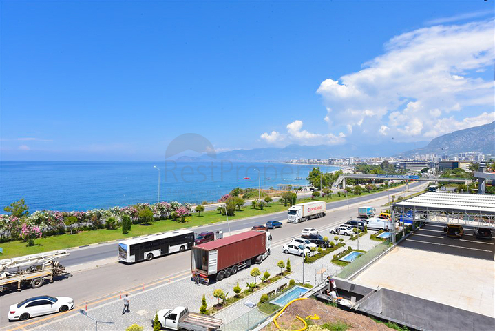 فيلا على البحر مباشرة -5 غرف وصالة -مسبح خاص -في كارجيجاك / الانيا 