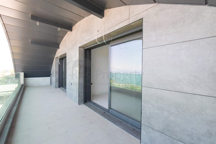 فيلا على البحر مباشرة -5 غرف وصالة -مسبح خاص -في كارجيجاك / الانيا 