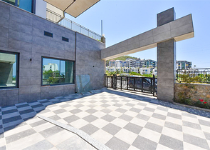 فيلا على البحر مباشرة -5 غرف وصالة -مسبح خاص -في كارجيجاك / الانيا 