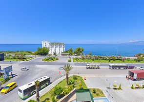 فيلا على البحر مباشرة -5 غرف وصالة -مسبح خاص -في كارجيجاك / الانيا 