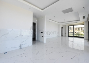 فيلا على البحر مباشرة -5 غرف وصالة -مسبح خاص -في كارجيجاك / الانيا 