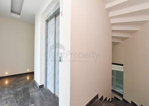 فيلا على البحر مباشرة -5 غرف وصالة -مسبح خاص -في كارجيجاك / الانيا 