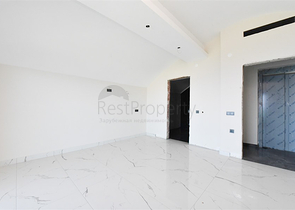 فيلا على البحر مباشرة -5 غرف وصالة -مسبح خاص -في كارجيجاك / الانيا 