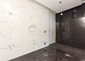 فيلا على البحر مباشرة -5 غرف وصالة -مسبح خاص -في كارجيجاك / الانيا 