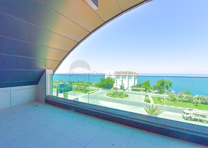 فيلا على البحر مباشرة -5 غرف وصالة -مسبح خاص -في كارجيجاك / الانيا 