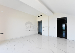 فيلا على البحر مباشرة -5 غرف وصالة -مسبح خاص -في كارجيجاك / الانيا 