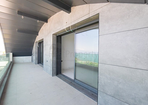 فيلا على البحر مباشرة -5 غرف وصالة -مسبح خاص -في كارجيجاك / الانيا 