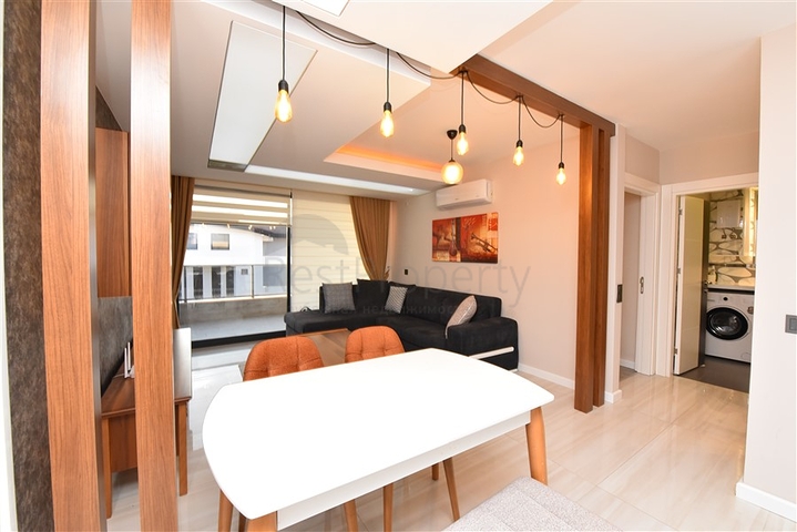 شقة 1+1 في مجمع في منطقة كارجيجاك متاحة للإيجار.