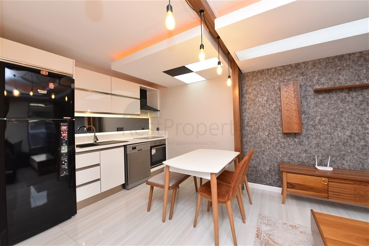 شقة 1+1 في مجمع في منطقة كارجيجاك متاحة للإيجار.