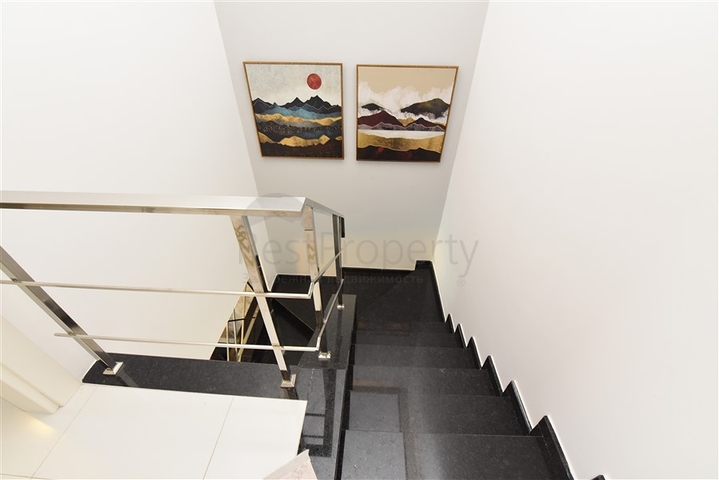 شقة من طابقين في واحدة من أفضل المجمعات في منطقة كارجيجاك