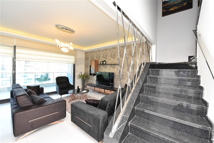 شقة من طابقين في واحدة من أفضل المجمعات في منطقة كارجيجاك