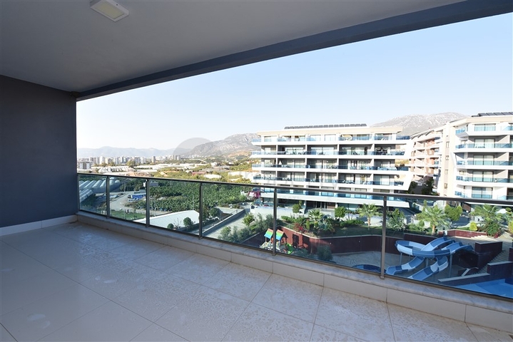 شقة من طابقين في واحدة من أفضل المجمعات في منطقة كارجيجاك