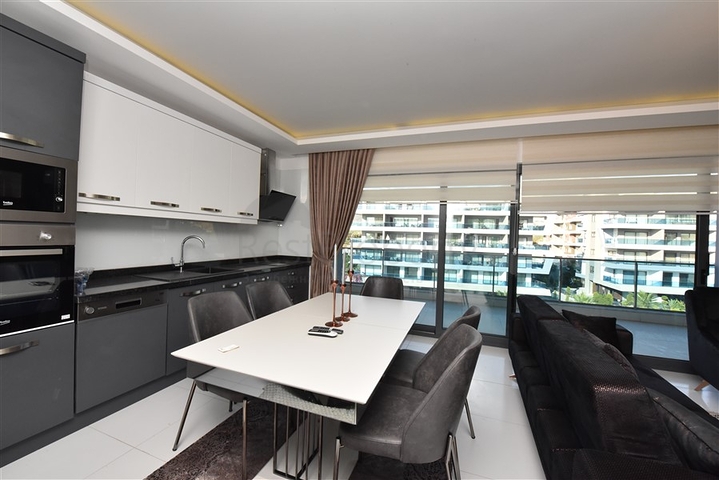 شقة من طابقين في واحدة من أفضل المجمعات في منطقة كارجيجاك