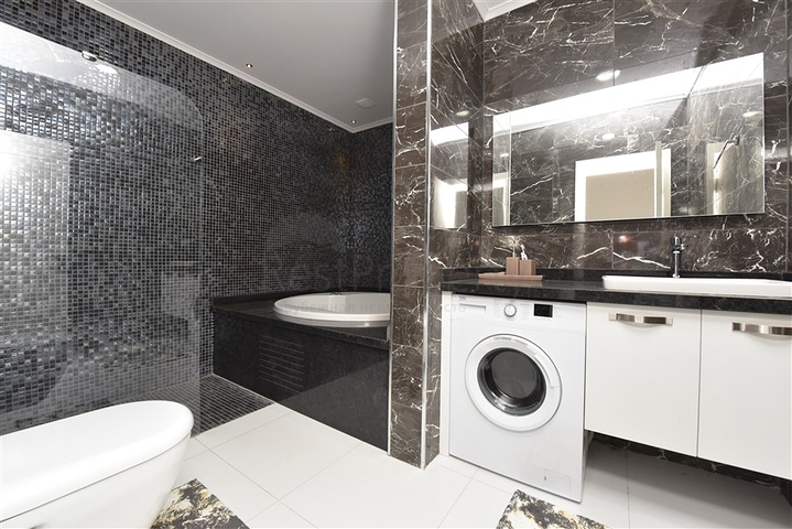 شقة من طابقين في واحدة من أفضل المجمعات في منطقة كارجيجاك