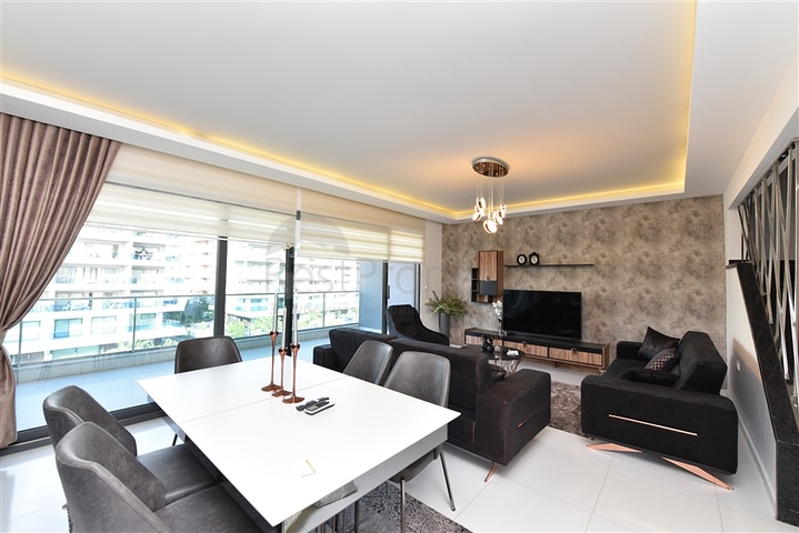 شقة من طابقين في واحدة من أفضل المجمعات في منطقة كارجيجاك