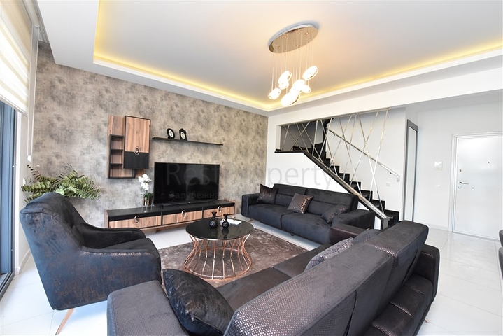 شقة من طابقين في واحدة من أفضل المجمعات في منطقة كارجيجاك