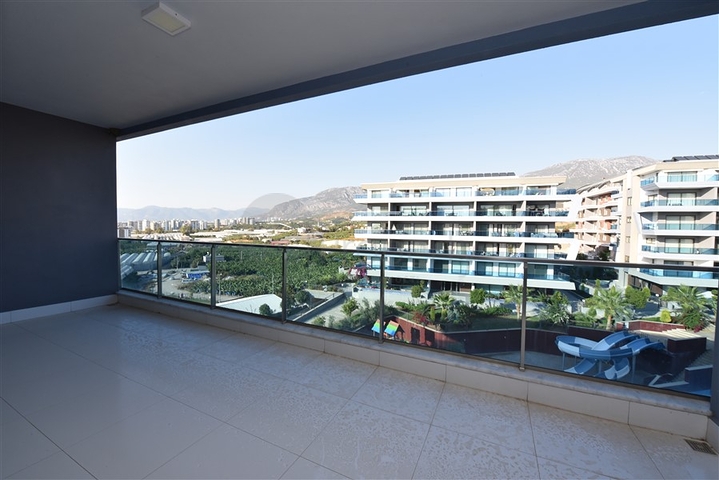 شقة من طابقين في واحدة من أفضل المجمعات في منطقة كارجيجاك