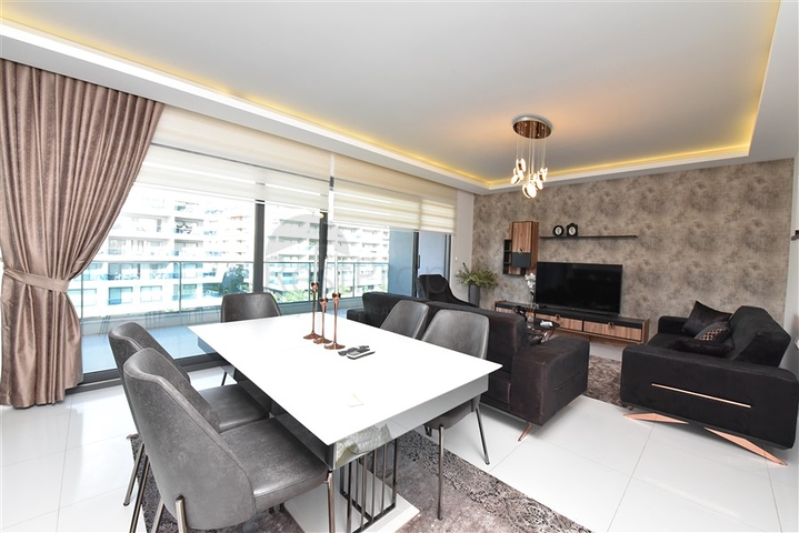 شقة من طابقين في واحدة من أفضل المجمعات في منطقة كارجيجاك