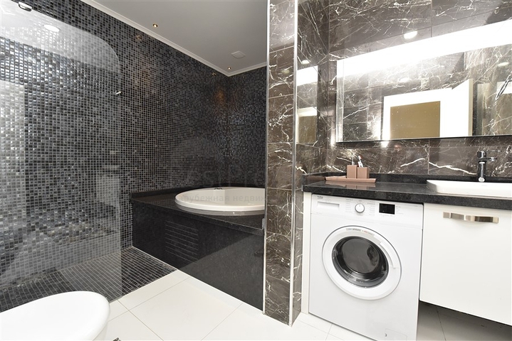 شقة من طابقين في واحدة من أفضل المجمعات في منطقة كارجيجاك